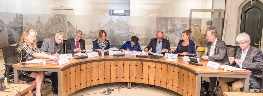 Green Deal Zorg Breda 2.0 is 6 september ondertekend door de gemeente Breda, Prisma, SMO, Amarant, GGZ Breburg, SOVAK, Zintri, Omgevingsdienst Midden en West-Brabant en Milieu Platform Zorgsector.